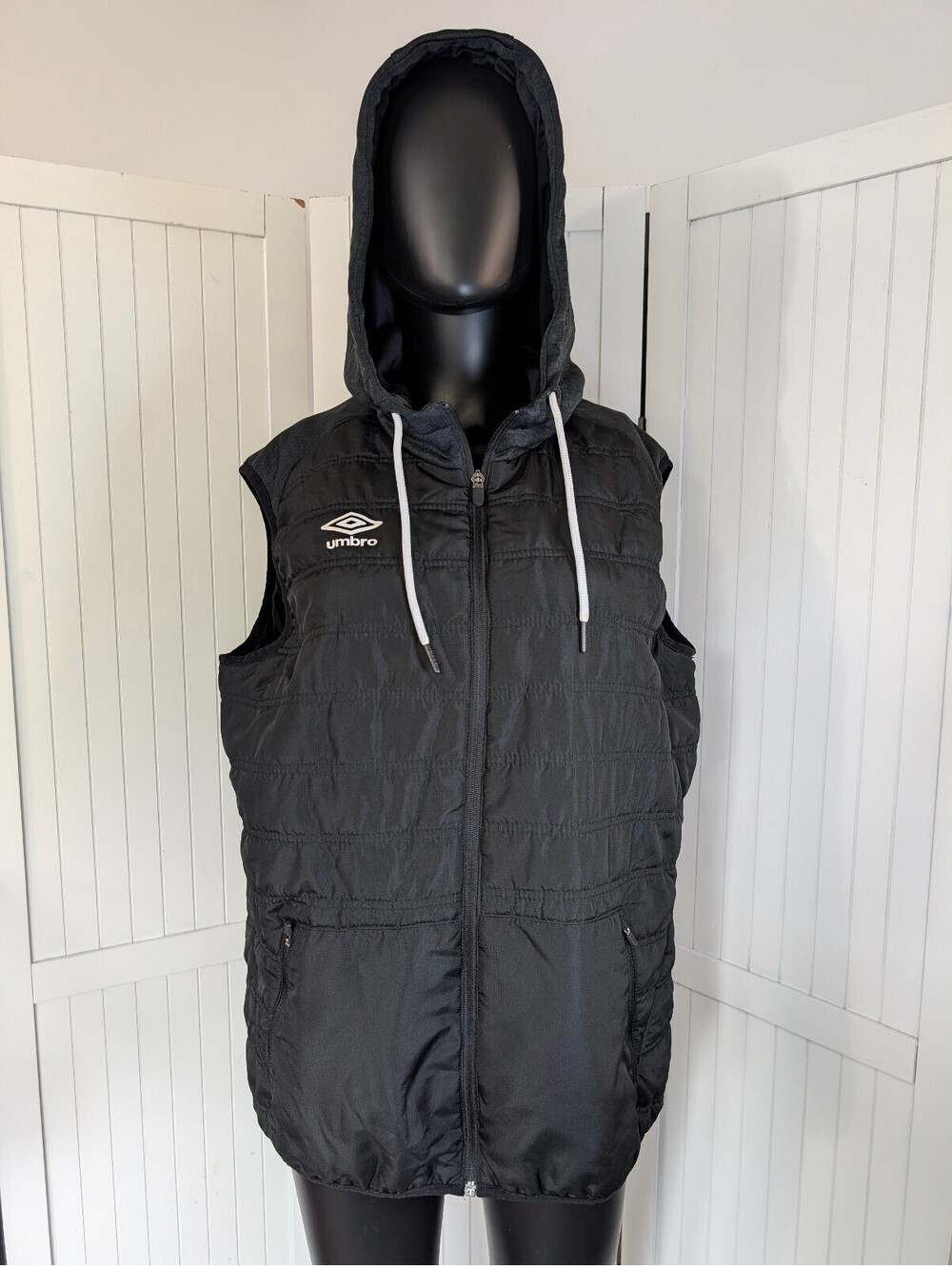 Umbro Women's Hooded Puffer Vest Black Size Large Full Zip Athletic Gilet Y2K